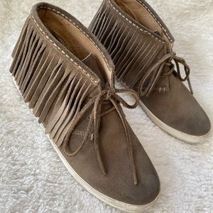 Frye Dylan grey fringed bootie SIZE 8